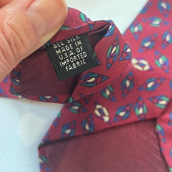 Christian Dior red and blue diamond pattern 100% silk necktie - Picture 3 of 5